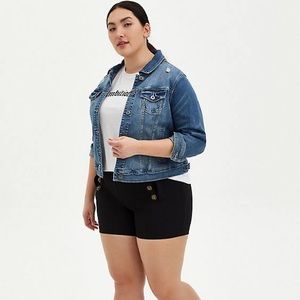 TORRID DISTRESSED TRUCKER DENIM JACKET NWT 14/16